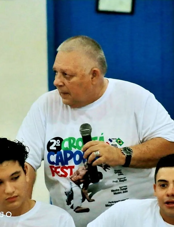 Mestre Dunga ao microfone no Croatá Capoeira Fest
