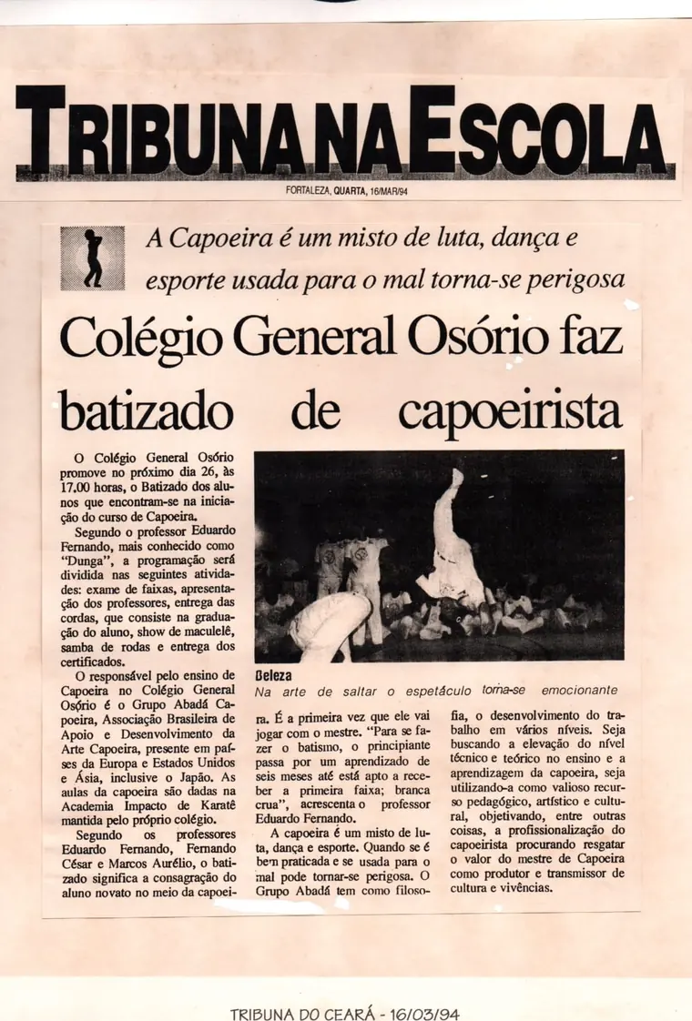 Recorte da Tribuna do Ceará de 1994 sobre batizado de capoeira